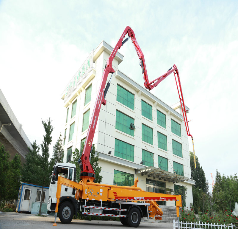 小型混凝土泵車，天泵，小型泵車，泵車