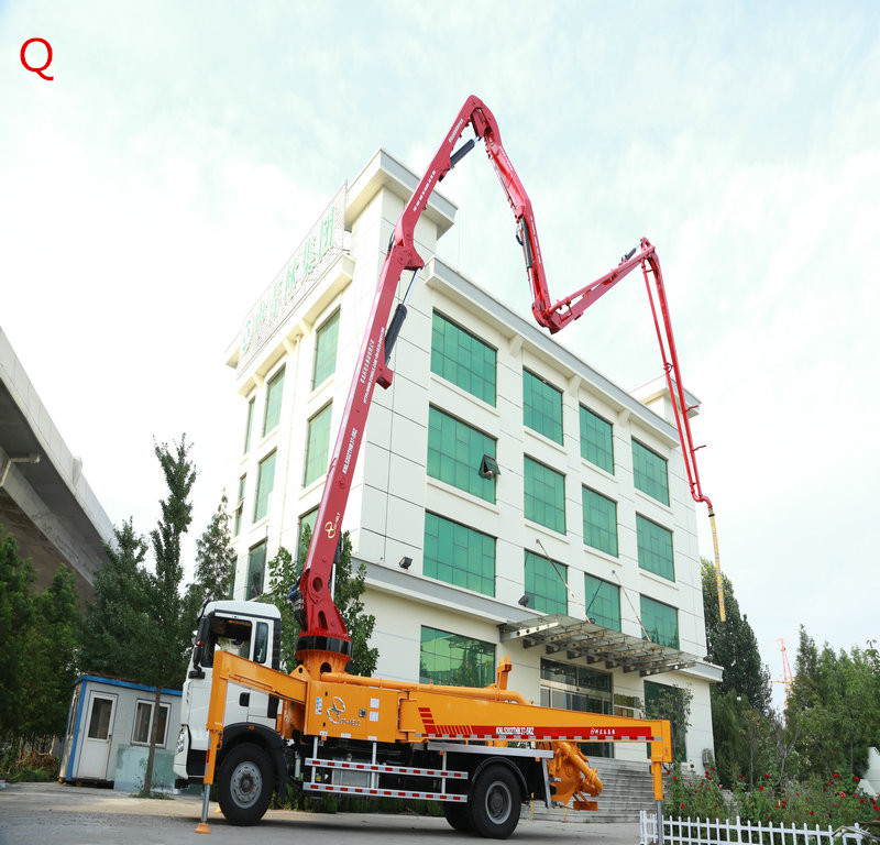 小型混凝土泵車，天泵，小型泵車，混凝土泵車