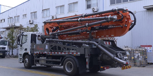 由于機(jī)械設(shè)備需求多樣，更多小型泵車針對(duì)農(nóng)村市場(chǎng)而展現(xiàn)